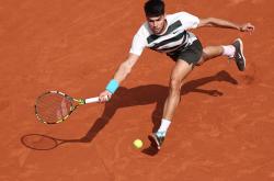 华体会官方入口-美国网球队横扫法国网球队，克耶高斯打破历史纪录