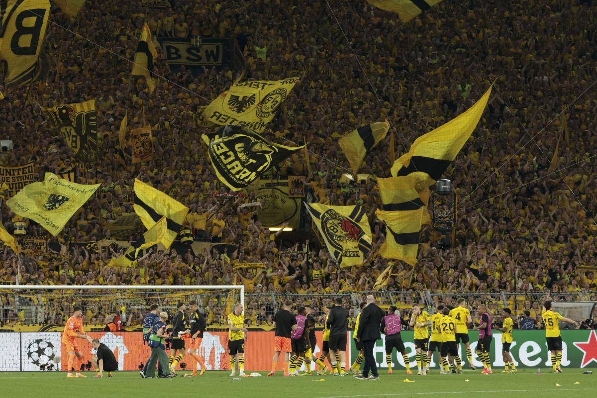 多特蒙德惊艳亮相,逆袭晋级 多特蒙德惊艳亮相,逆袭晋级