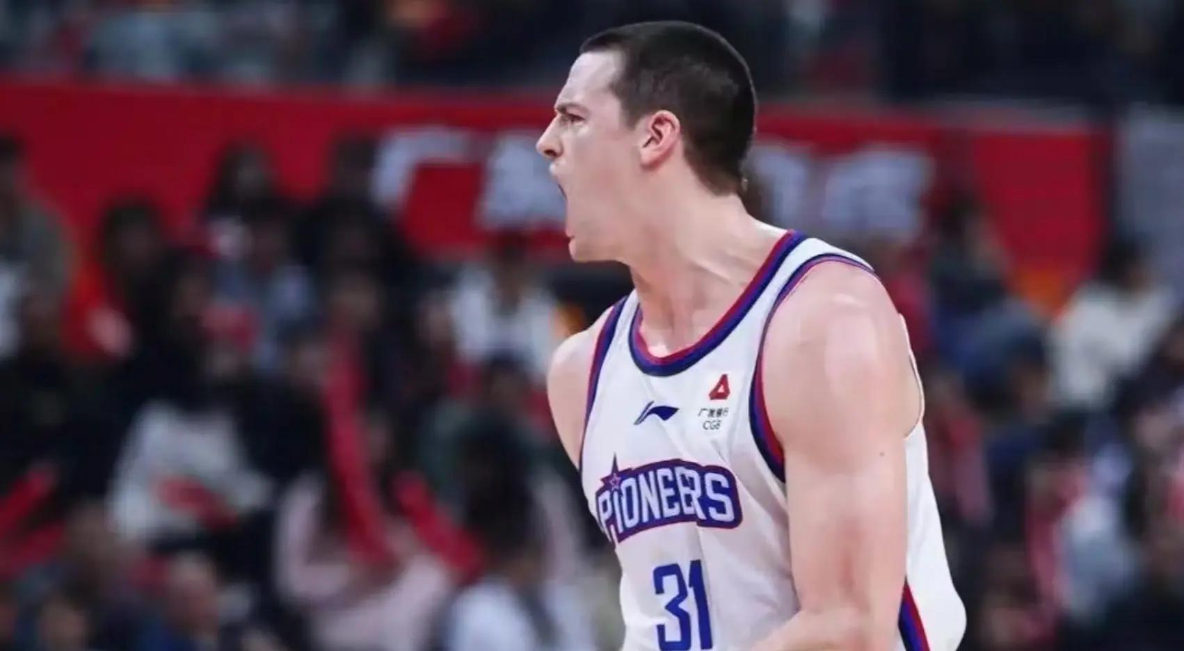 天津男篮深陷低谷，需寻找突破口