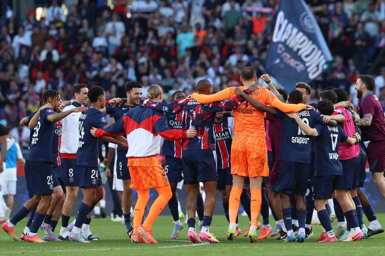 曼联客场惨败，法甲球队外援大放异彩