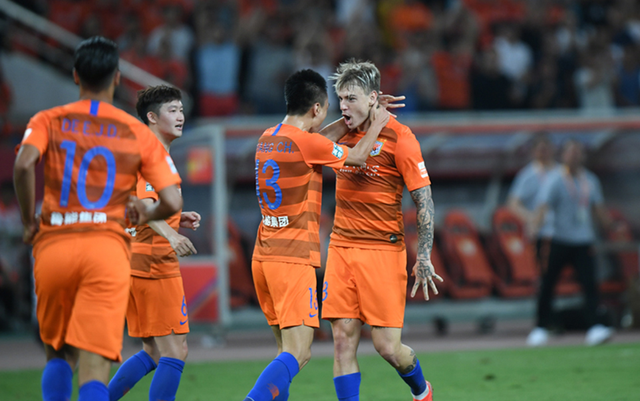 包含足球豪门争雄，谁能笑到最后？的词条