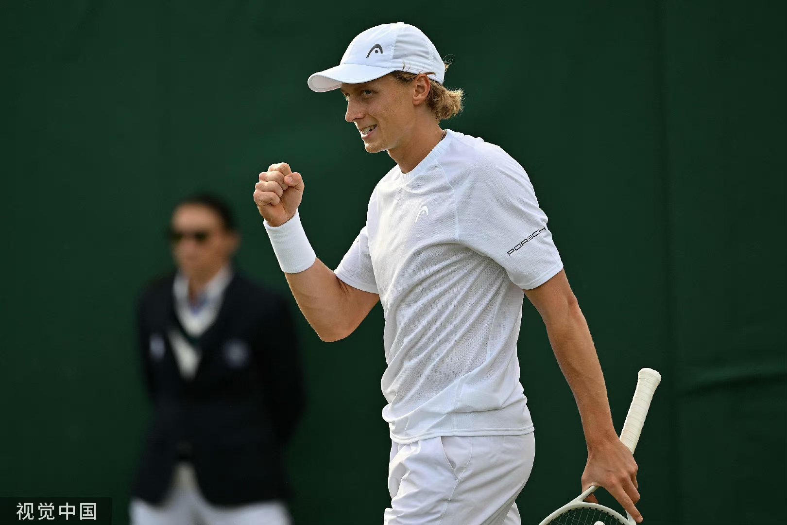 日本网球队绝地反击西班牙网球队，兹维列夫爆发神勇的简单介绍