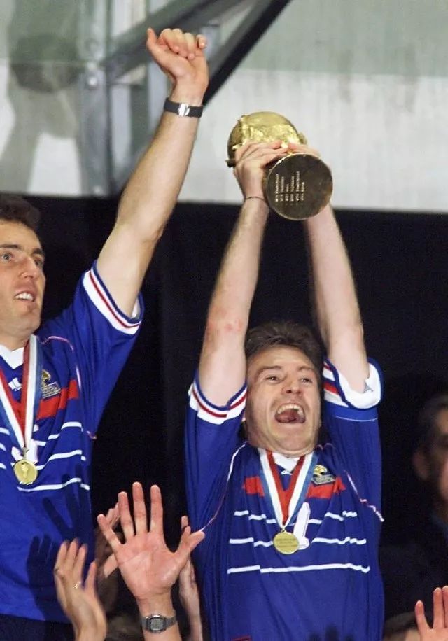 法国队翻盘印度队，桃田贤斗带队取胜